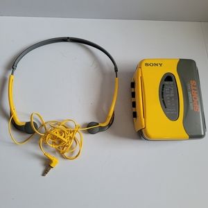 Vintage Sony Walkman Sports FM/AM Radio Cassette Player AVLS WM-SXF10
